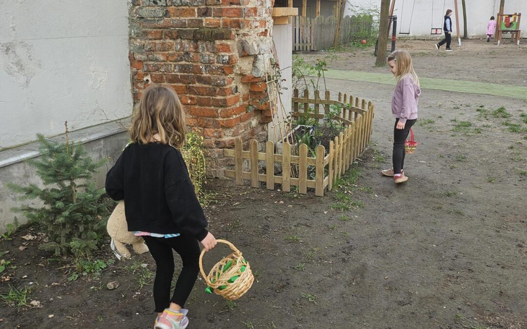 🐣🌷 Wielkanocne poszukiwania w Platerkowym ogrodzie! 🌷🐣